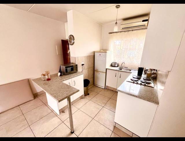 2 BEDROOM TOWNHOUSE FOR SALE IN MEREDALE
